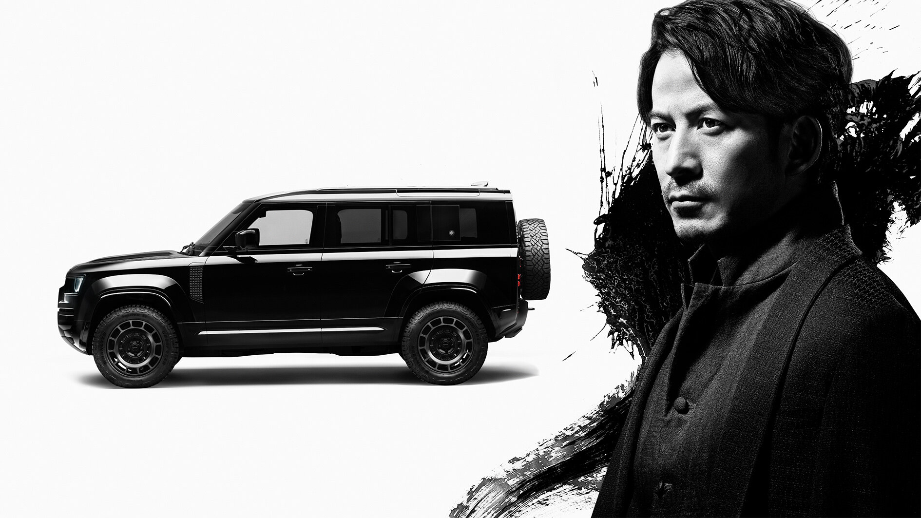 <p>LAND ROVER DEFENDER</p>